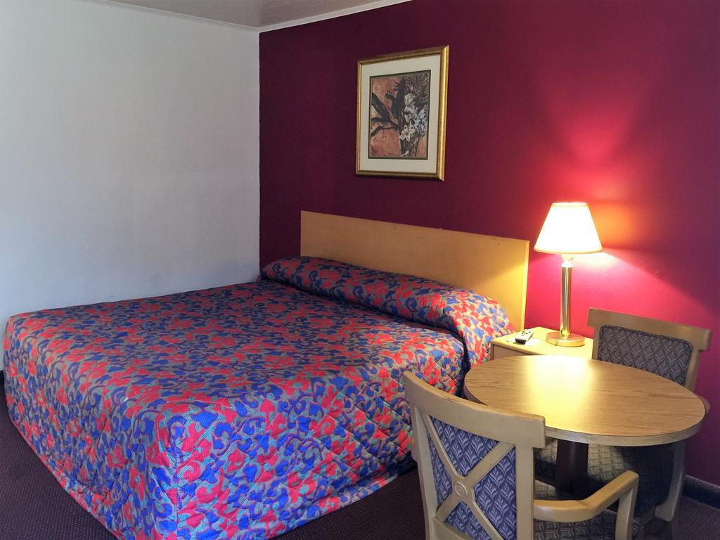 Budget Inn Wrightstown Экстерьер фото