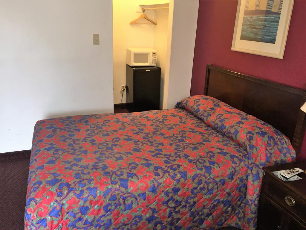 Budget Inn Wrightstown Экстерьер фото